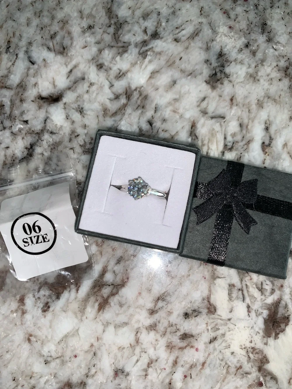 Gorgeous 1 ct moissanite diamond w/ beautiful accents 925 silver size 6 NEW $299
